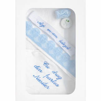 trusou botez cu panza brodata cu mesaj "cu drag din partea nasilor", culoare bleu