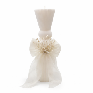 lumanare clepsidra culoare alba ornata cu funda