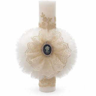 lumanare cu dantela si brosa